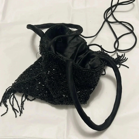 Vintage Hand Beaded Black Evening Purse with shoulder strap. This is a gem!! - Picture 6 of 6